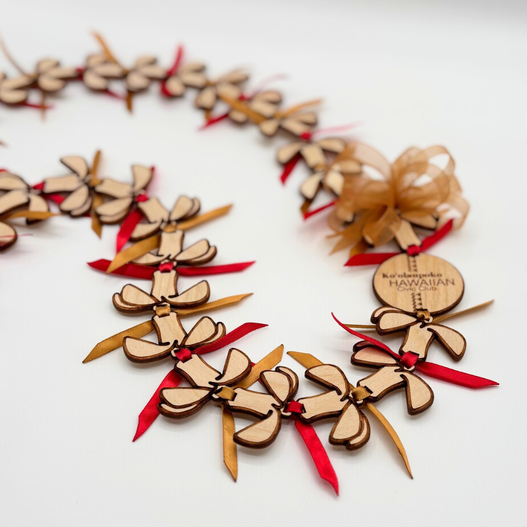 Lei with Puakenikeni (side view) Flowers - Choose Your School