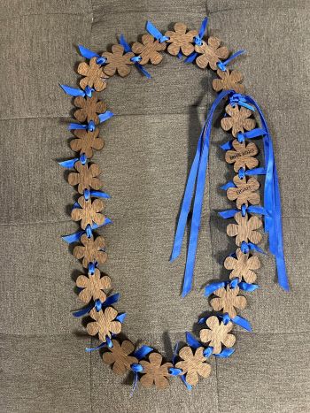 Lei with Wood Simple Flowers - One Color