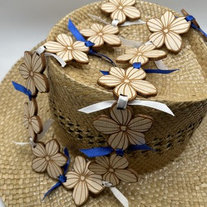 Lei with Wood Stripped Flowers - Two Colors