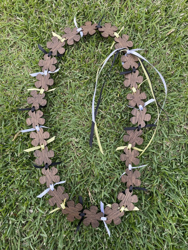 Lei with Wood Simple Flowers - Three Colors